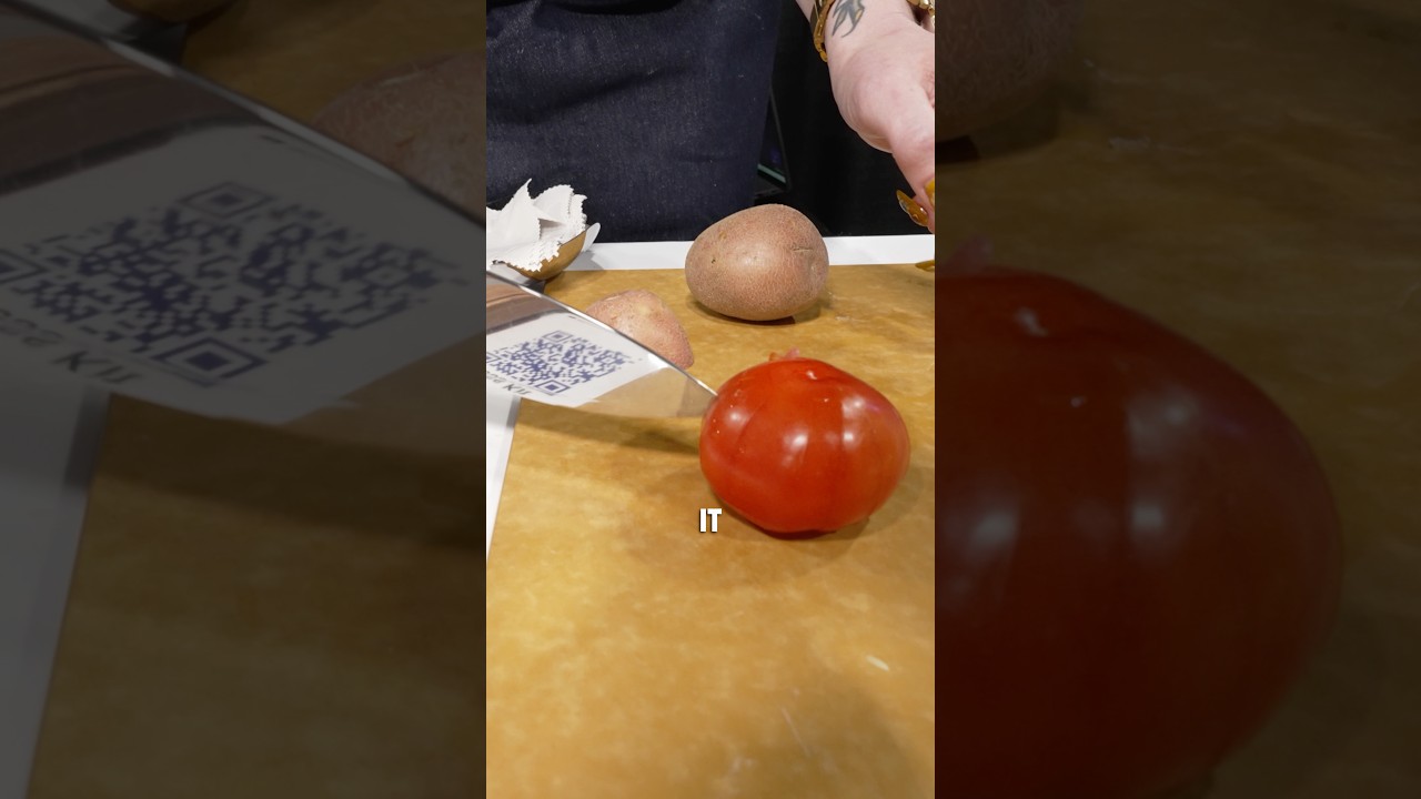 This knife is NEXT LEVEL TECH! CES