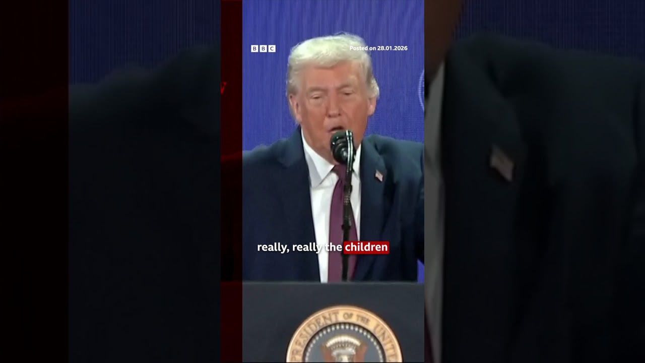 US President Trump says he ‘loves’ Nicki Minaj’s nails. #NickiMinaj #BBCNews