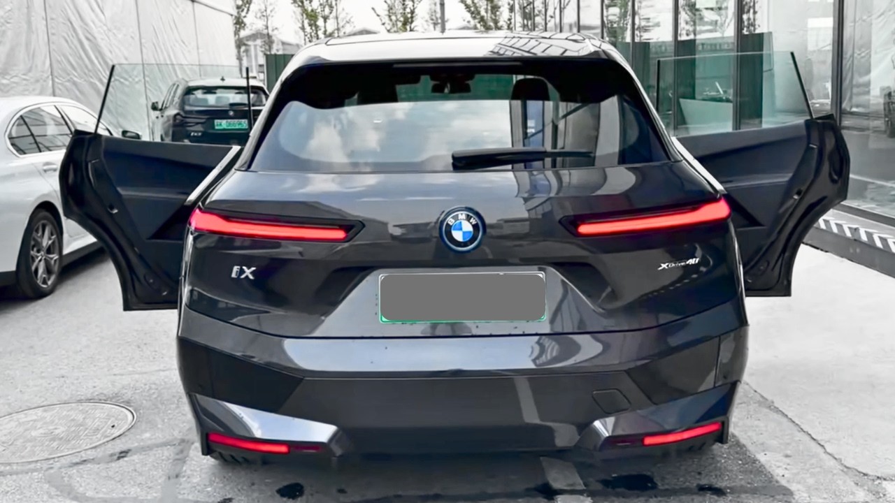 BMW iX xDrive40 in-depth Walkaround