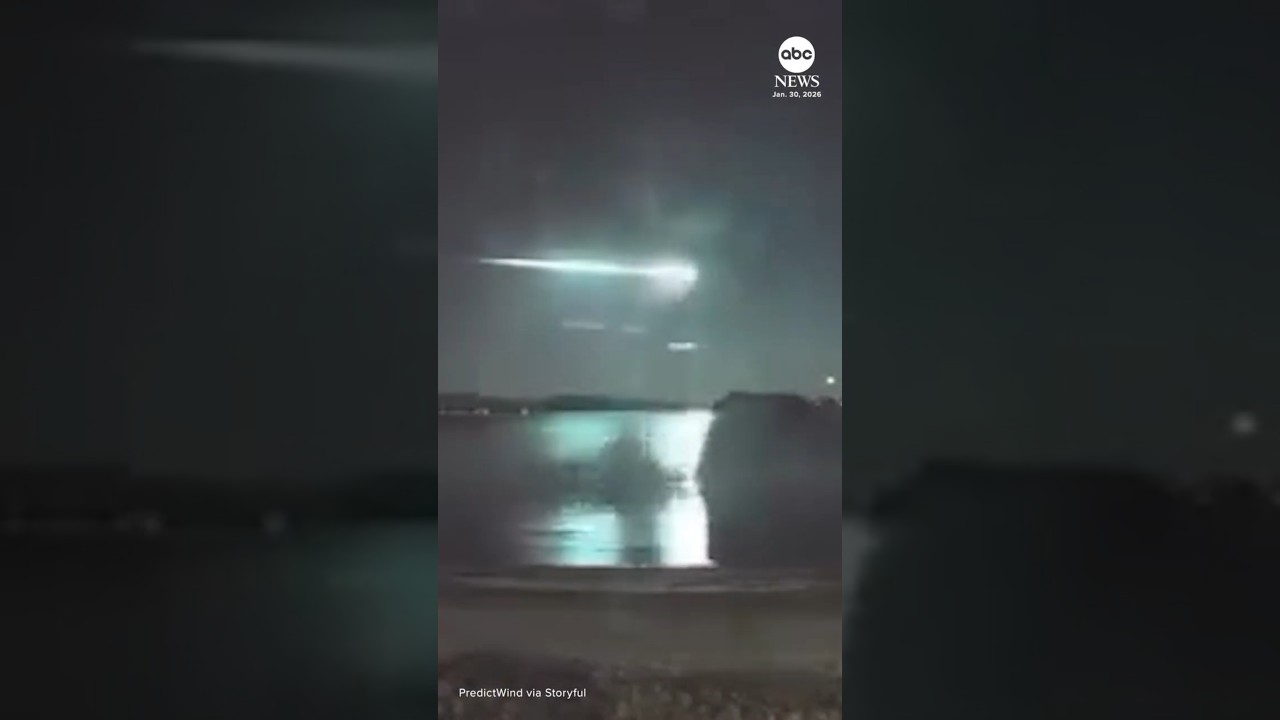 Green fireball shoots across New Zealand sky