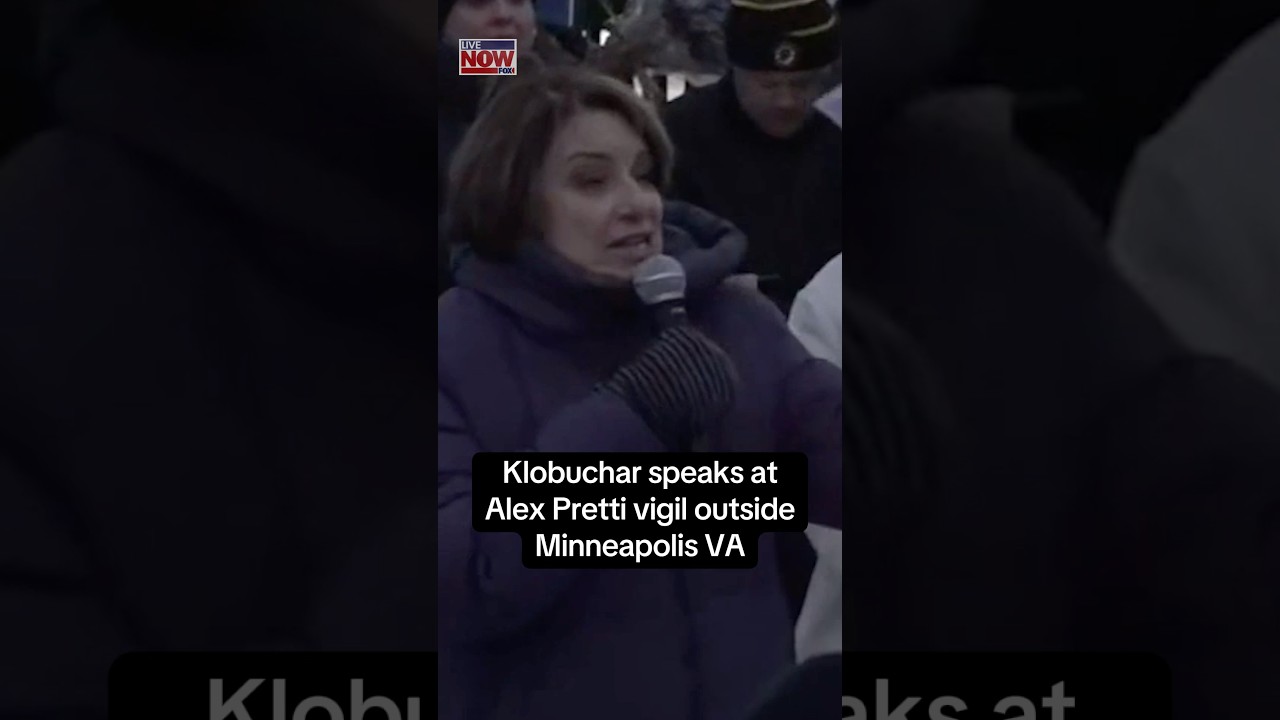 Klobuchar speaks at Alex Pretti vigil