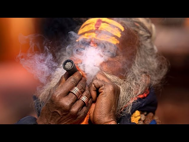 Nepal: Watch cannabis rituals unfold during Shivaratri in Kathmandu