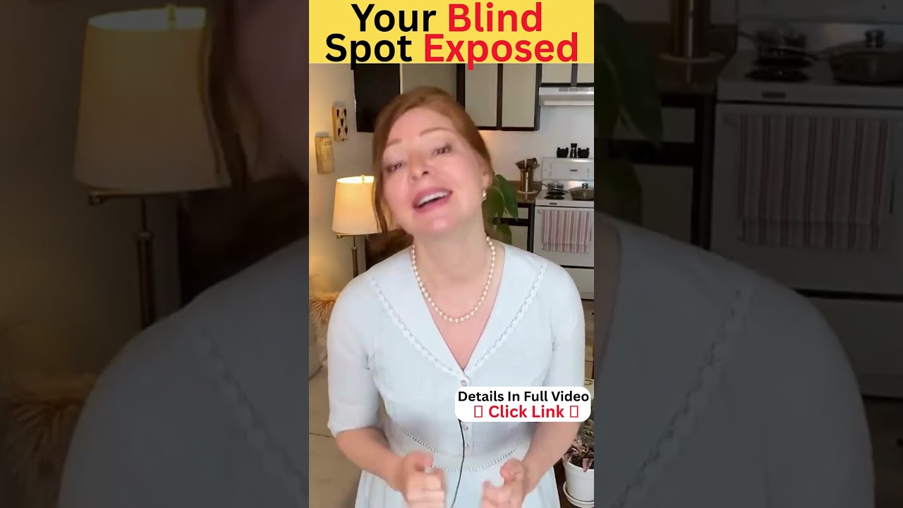 The Real Reason You Keep Missing Red Flags in Narcissistic Women