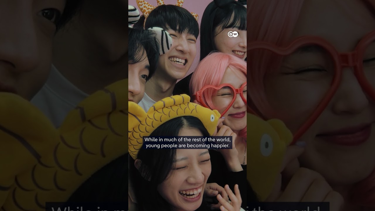 Are you scrolling away your happiness? | DW News