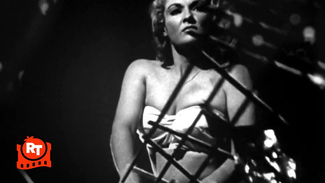 Attack of the 50-Foot Woman (1958) – Giant Nancy Escapes (9/12) | Movieclips