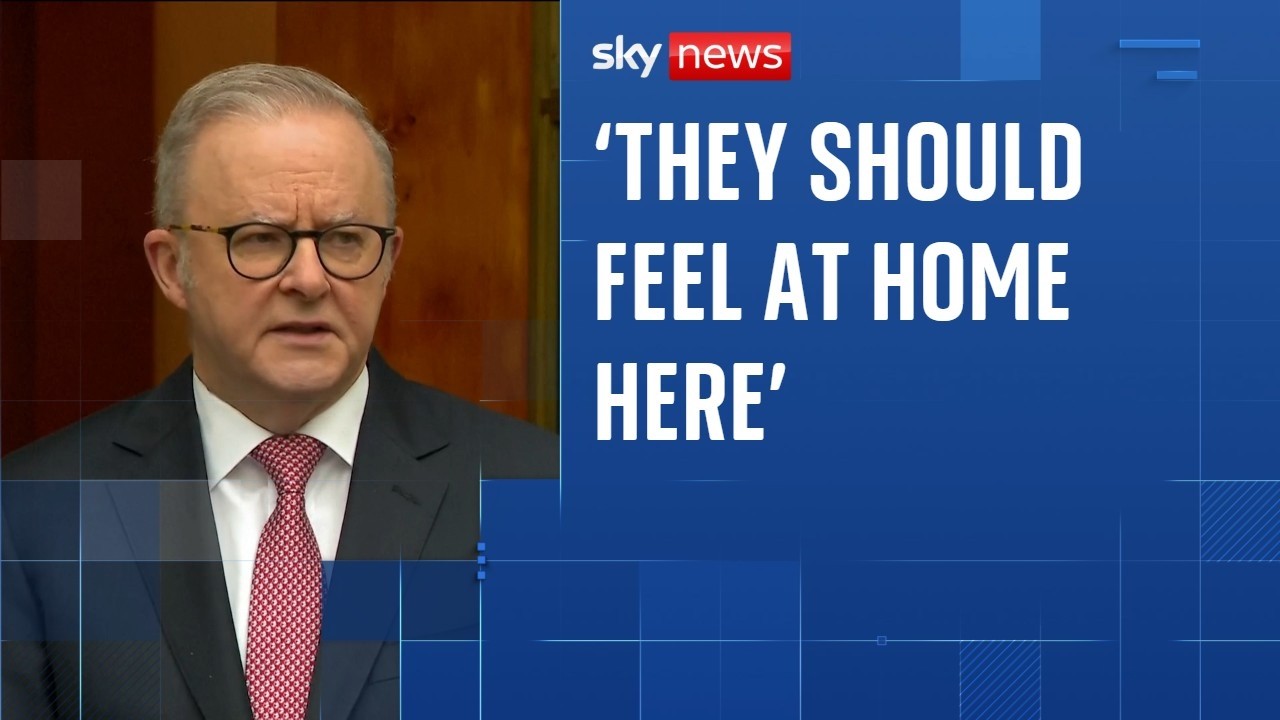 Australia grants asylum to five Iranian footballers