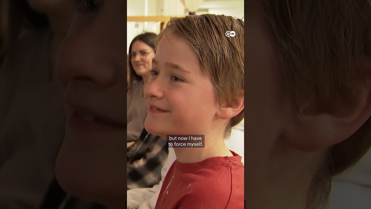 Austrian school students go phoneless for three weeks | DW News