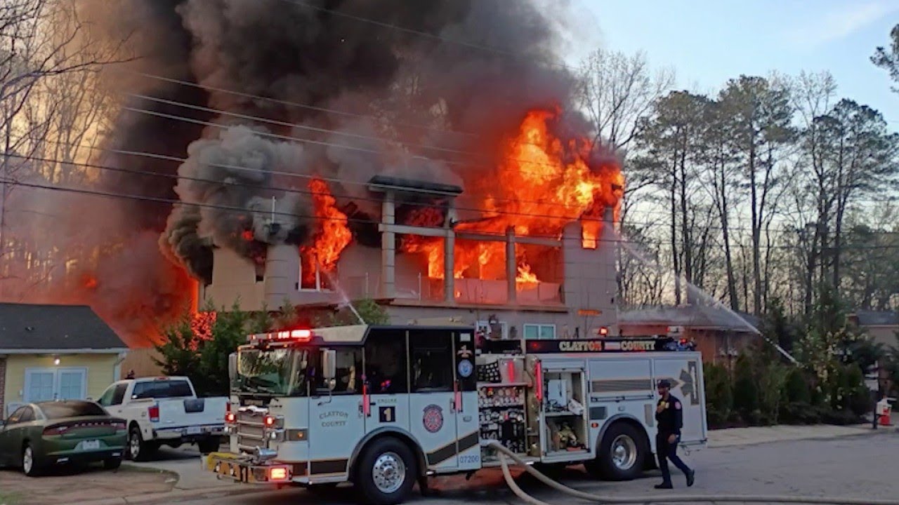 Devastating fire consumes home, family of 9 displaced | FOX 5 News