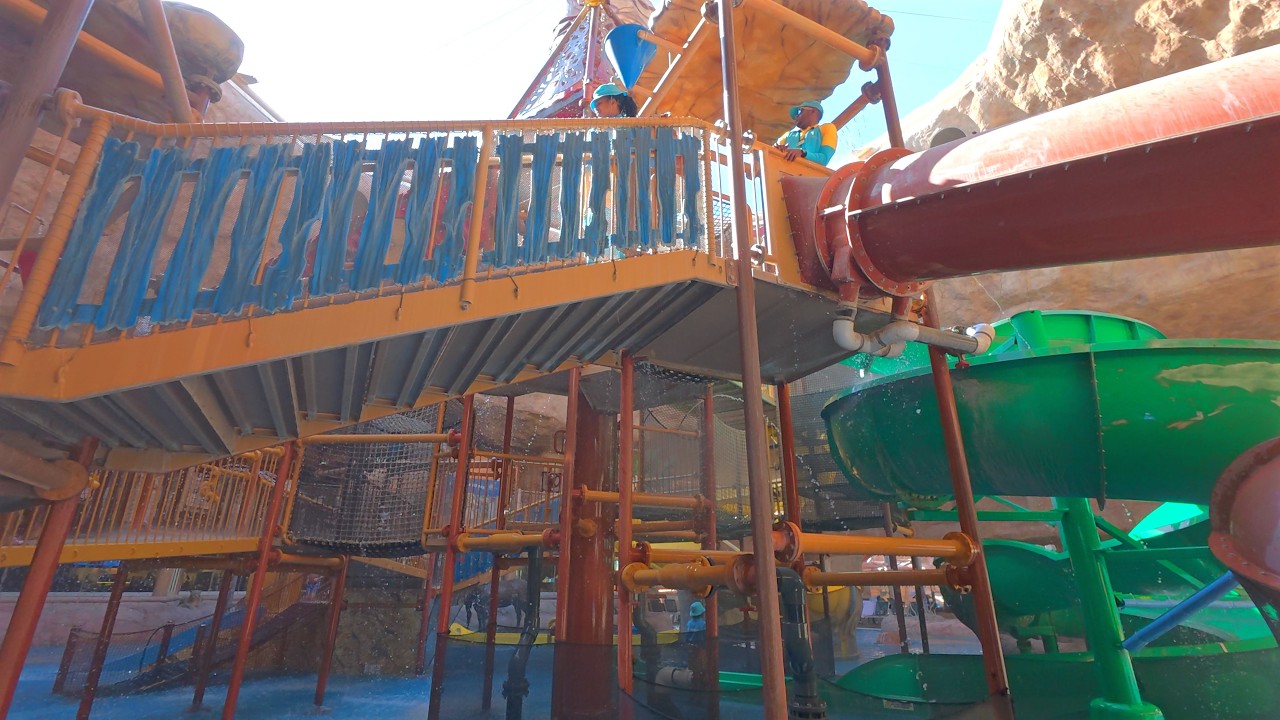 Lenny’s Lagoon Brown Slide at Desert Falls Water & Adventure Park 🇶🇦