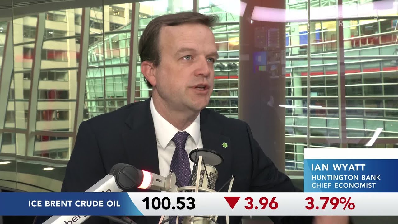 Stocks Rise, Oil Falls as Truce Prospects Weighed