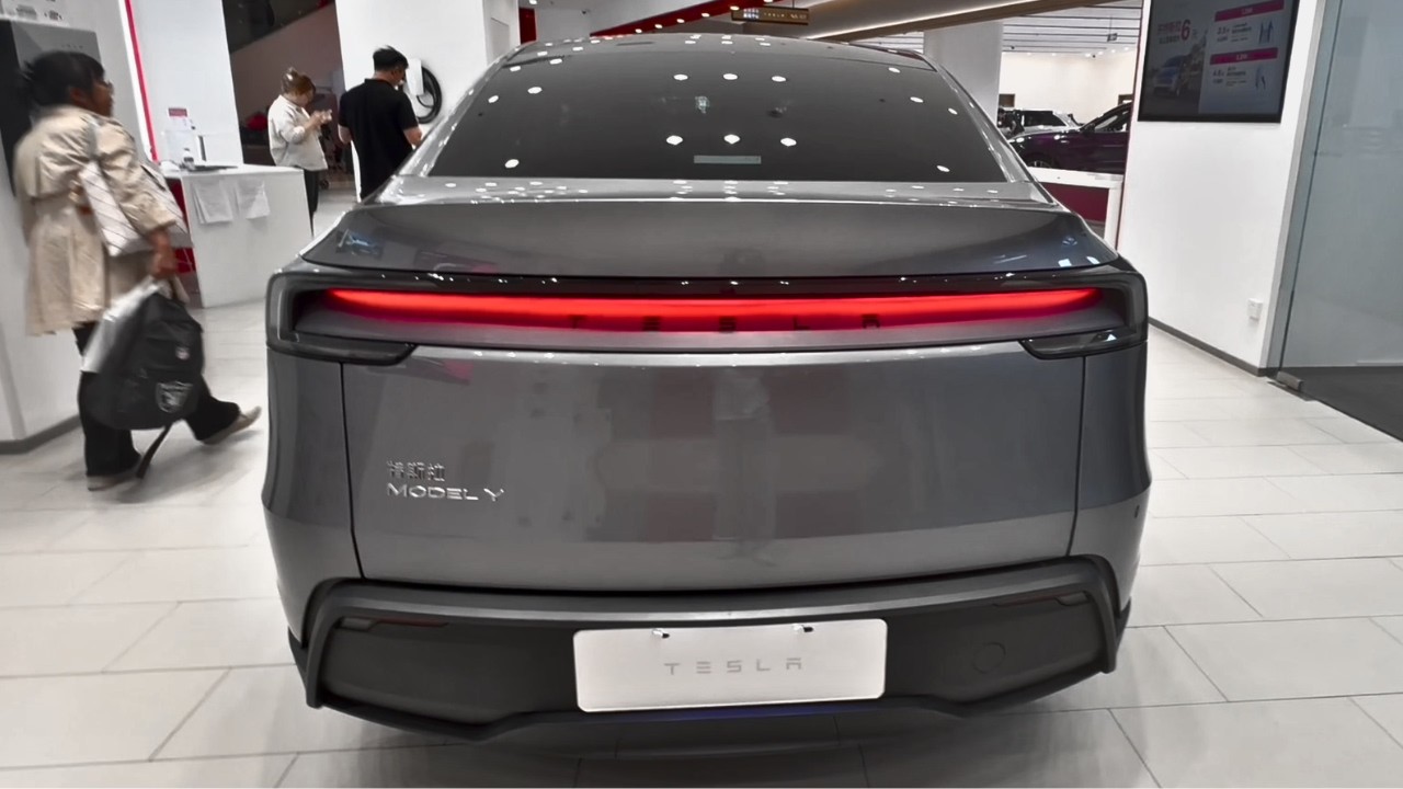 Tesla Model Y in-depth Walkaround