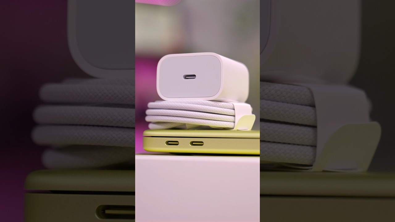 Unboxing the $599 MacBook Neo