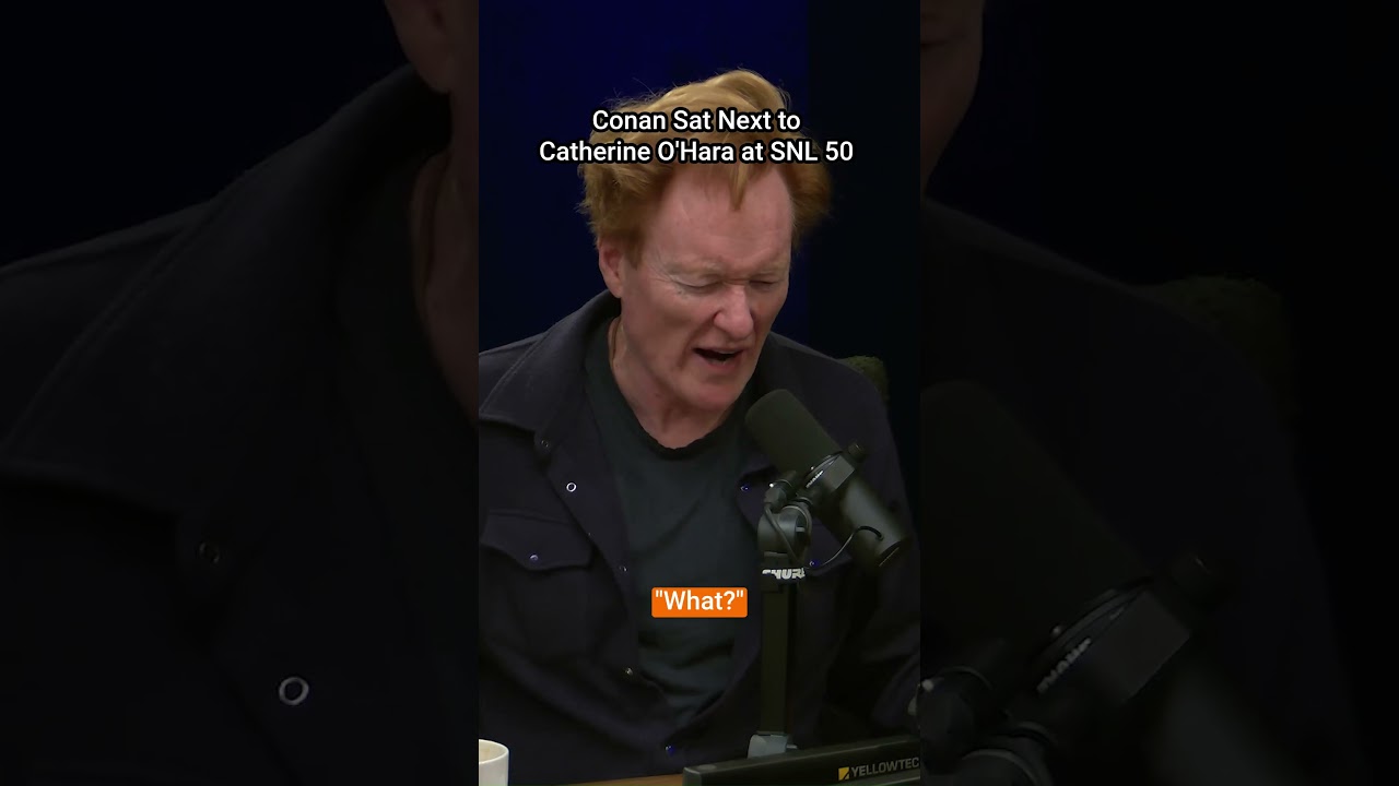 Conan sat next to Catherine O’Hara at SNL 50. #podcast #comedy #comedian