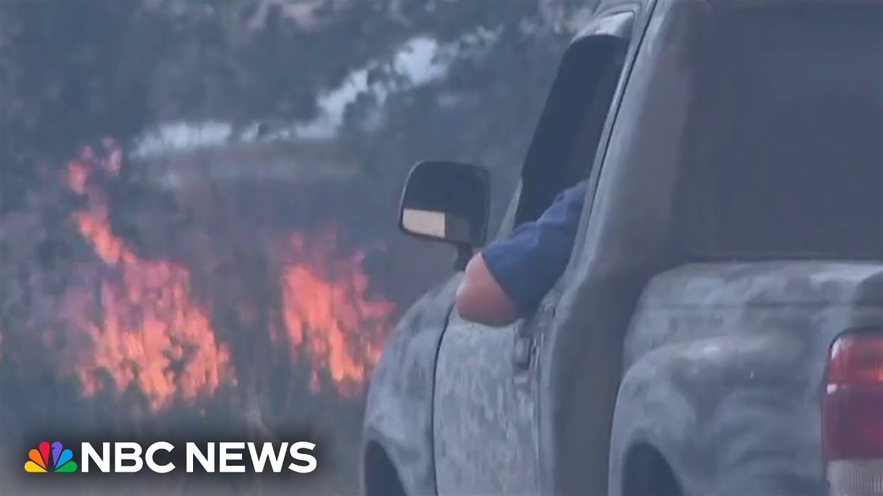 Evacuations underway as crews battle multiple wildfires in Georgia, Florida 