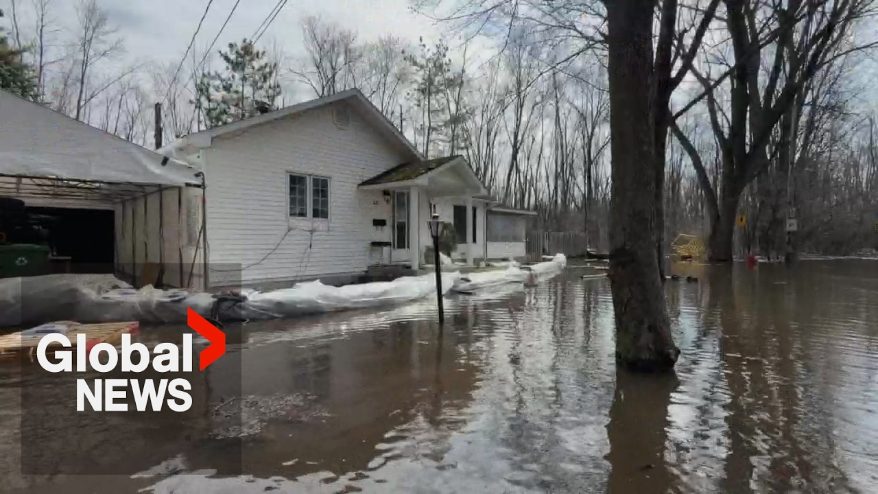Quebec hit by floods, warned of potential for more