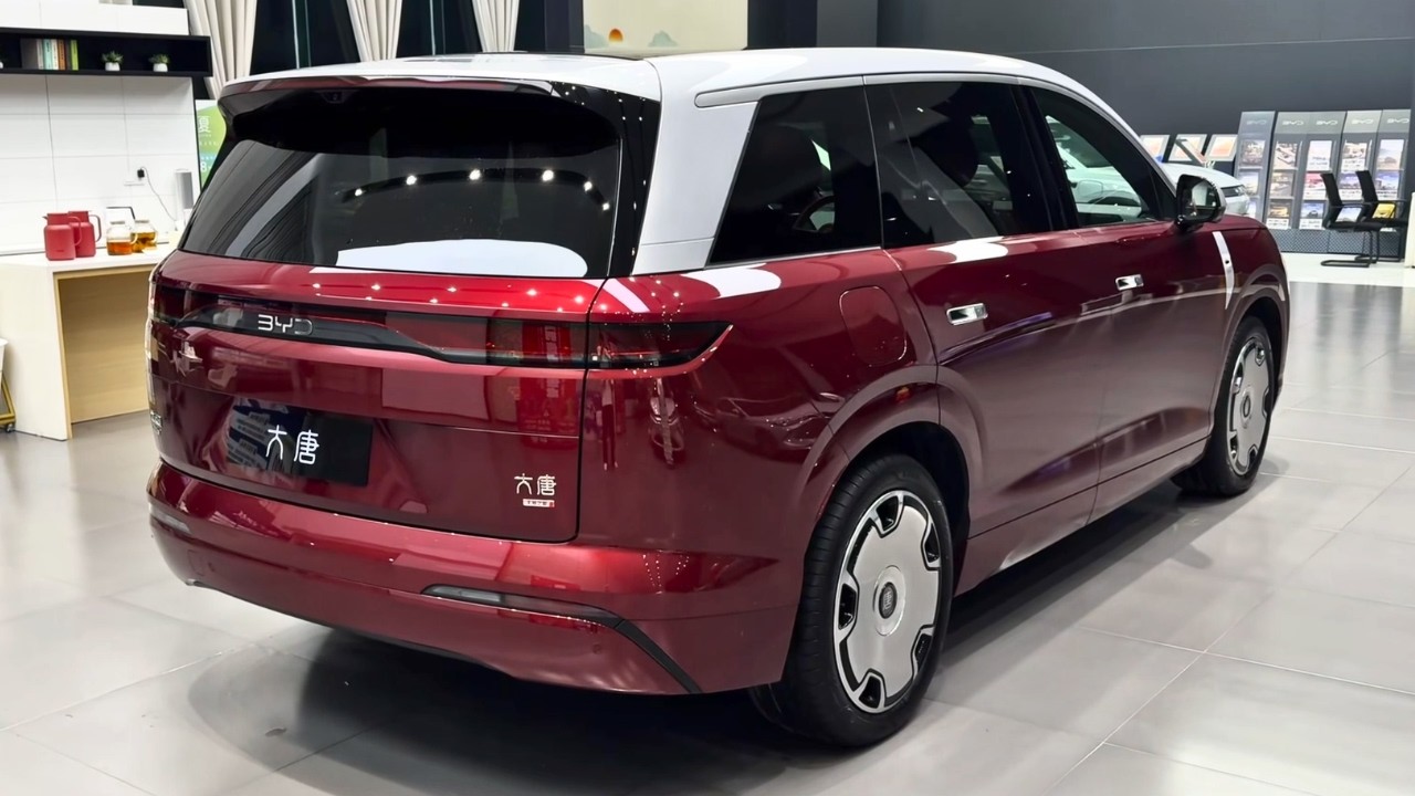 2026 BYD Datang. The Ultimate 3-Row Luxury EV