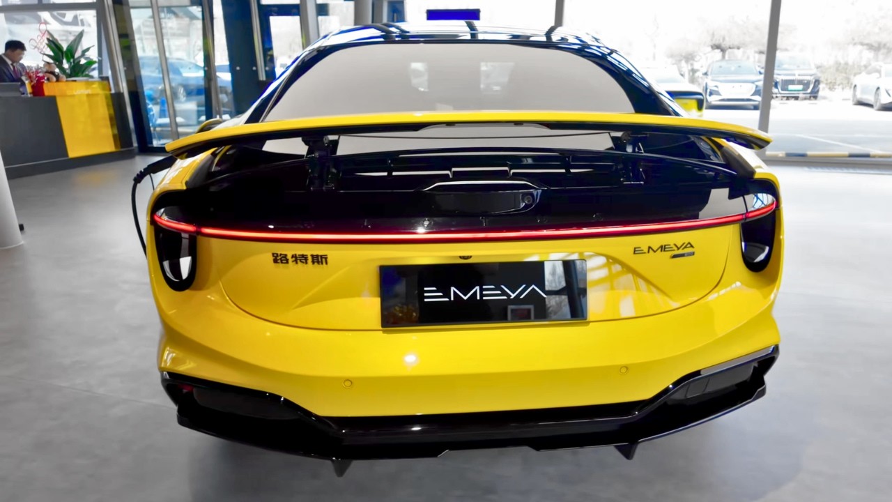 Exploring 2026 Lotus Emeya. Is This the Best EV Interior?