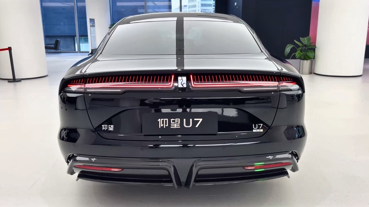 New Chinese Hyper-Sedan. 2026 BYD Yangwang U7 is Insane!