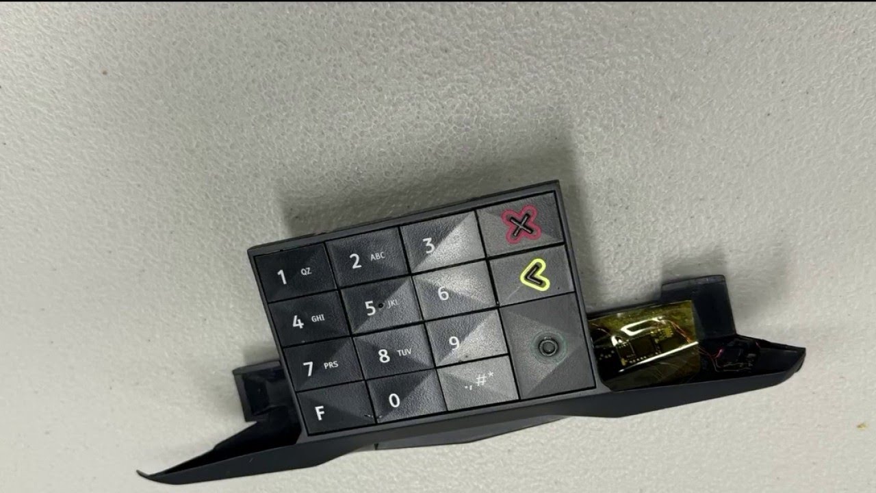 Off-duty officer spots skimming device at local store