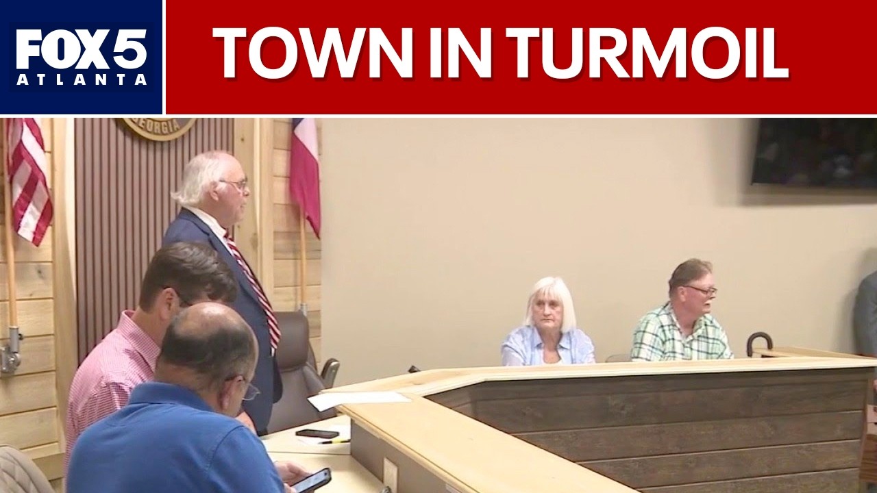 Small town reinstates entire police force after firing | FOX 5 News