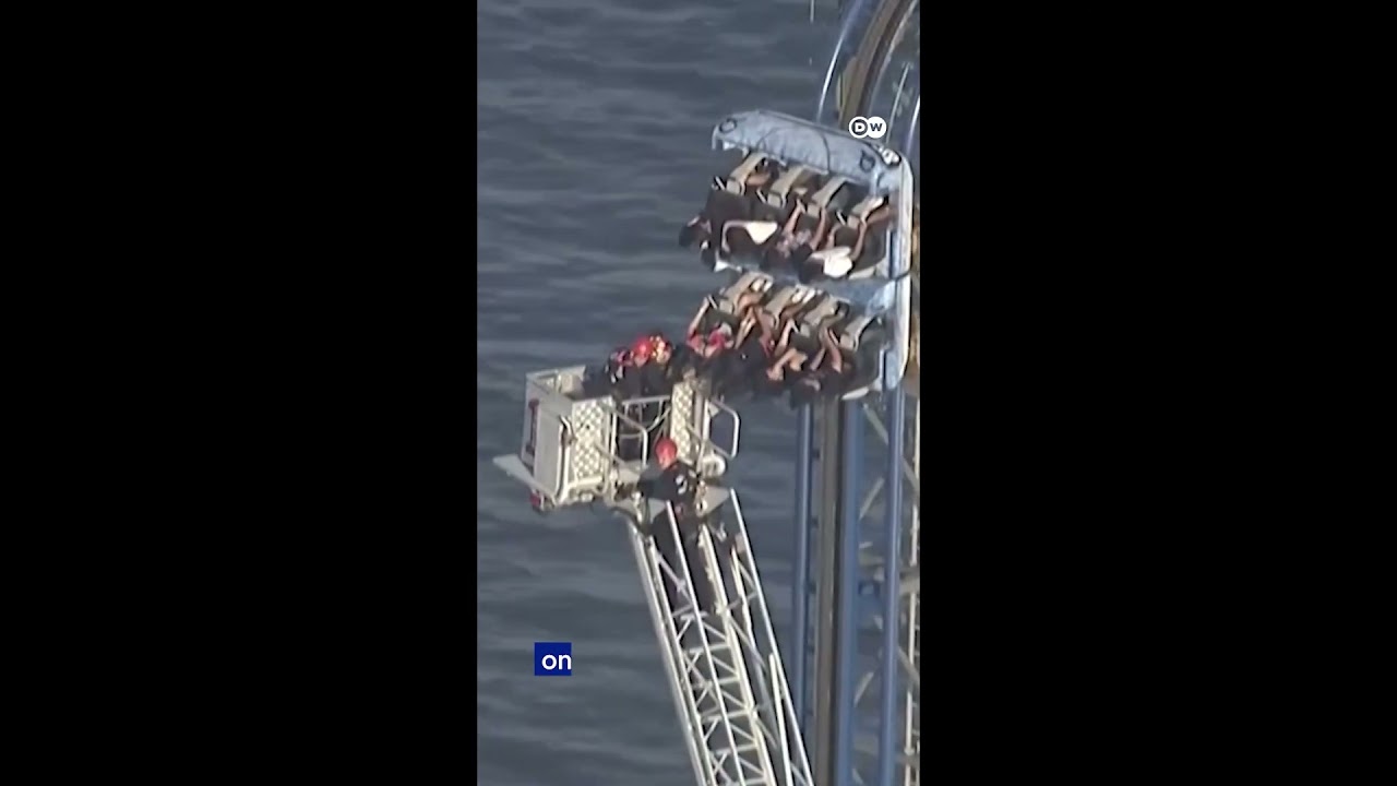 Texas roller coaster traps riders 30 meters in the air for hours | DW News