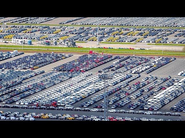 Trump to raise US tariffs on EU cars to 25%, accusing bloc of not complying with deal