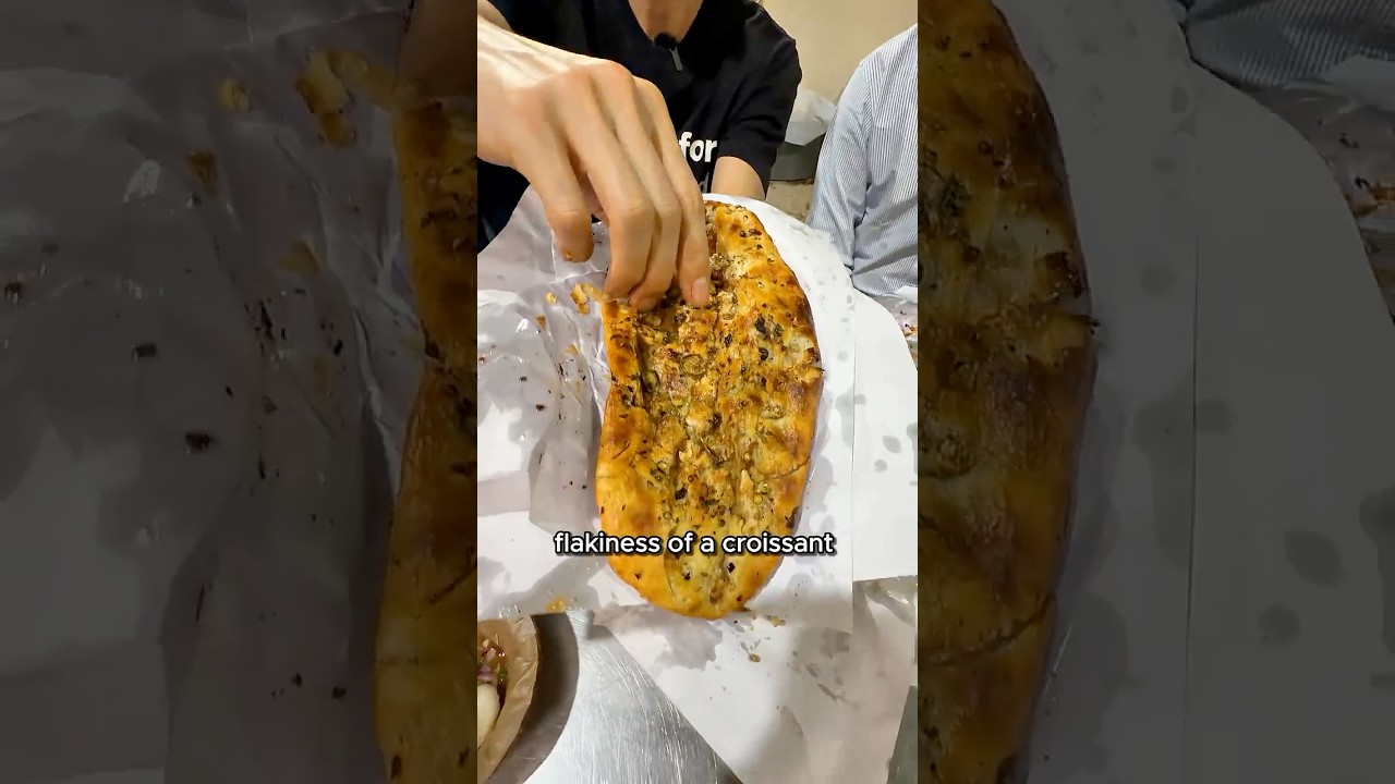 Trying the Best Indian Street Food in Amritsar, India (Kulcha)