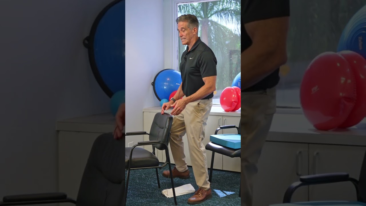 Balance exercise for seniors: Strengthen calf muscles #seniorfitness #physiotherapy #physicaltherapy