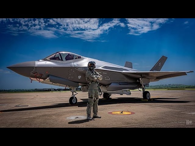 ‘Hussarz’ roar over Poland as first F-35s officially enter service