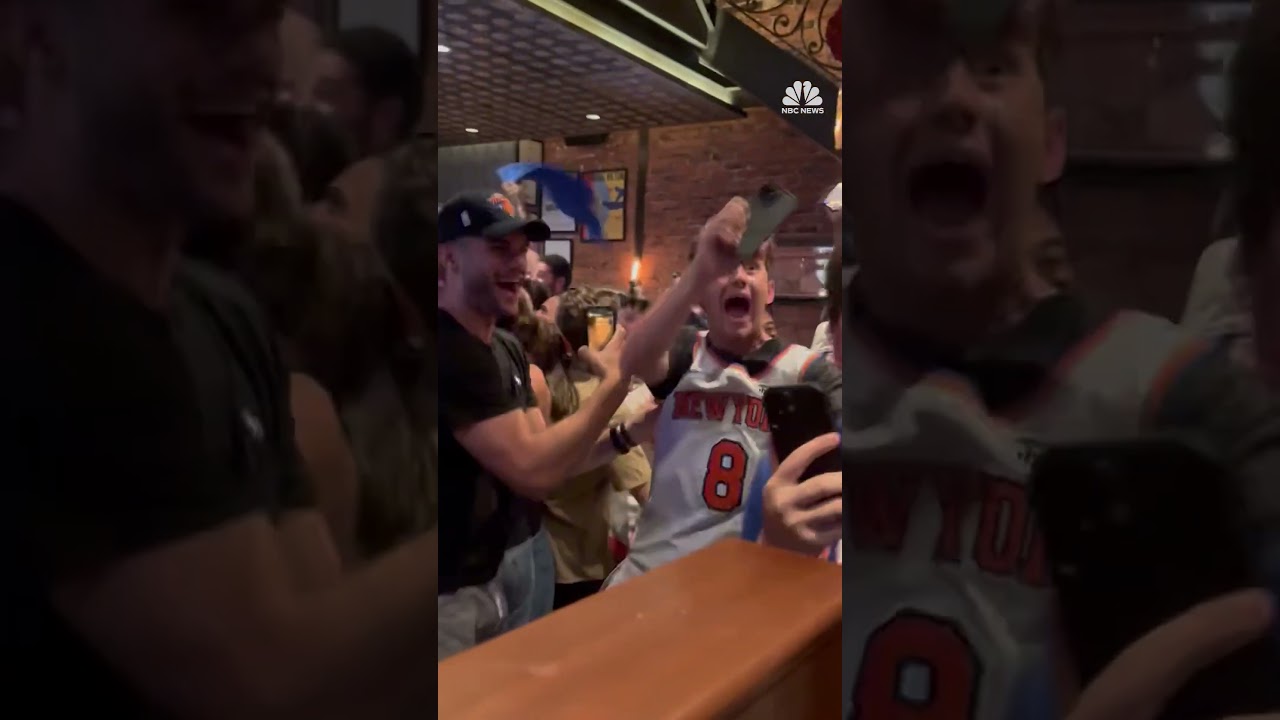 New York fans celebrate the moment the Knicks become NBA champions