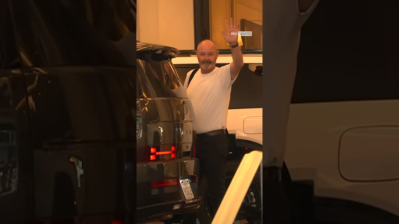 Steve Clarke leaving the Scotland team hotel in Charlotte, having stepped down as head coach 🏴󠁧󠁢󠁳󠁣󠁴󠁿