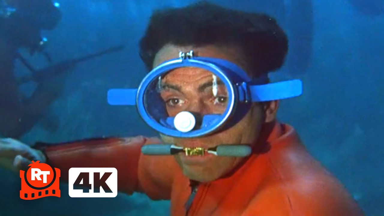 Thunderball (1965) 4K – Bond Enters the Battle (9/10) | Movieclips