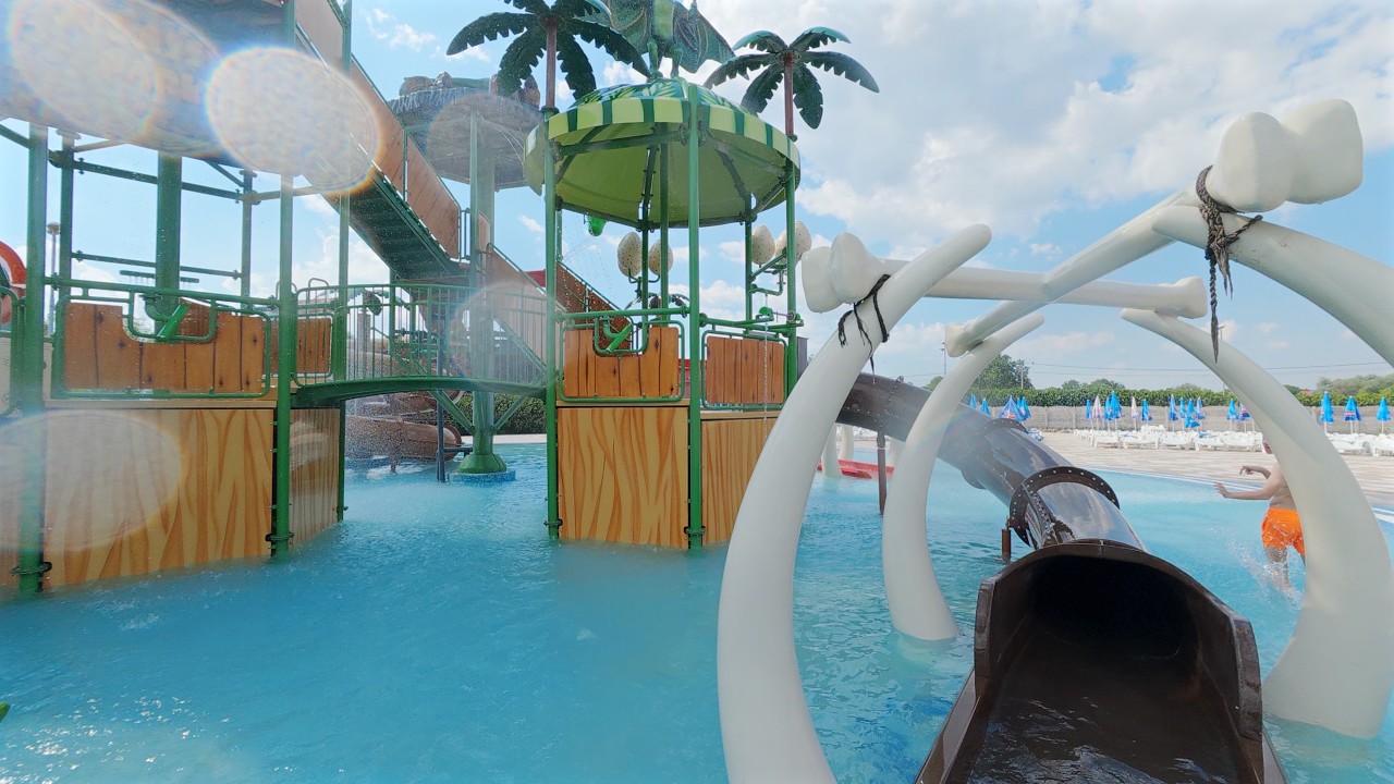 Dark Curve Water Slide at S Klub Aquapark 🇷🇸