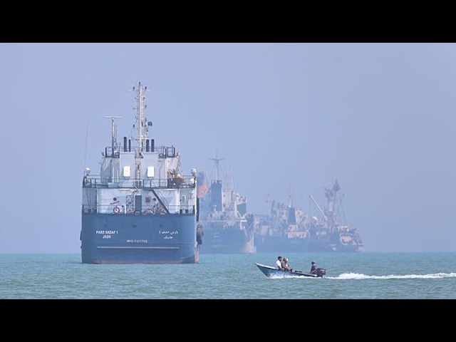 Trump reimposes US blockade and demands 20% Hormuz shipping fee