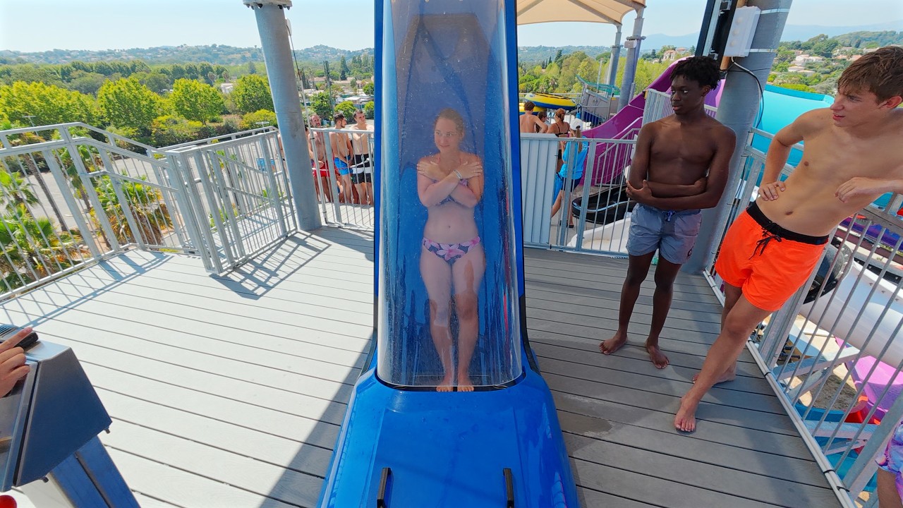 Azur Fall Water Slide at Aquasplash 🇫🇷