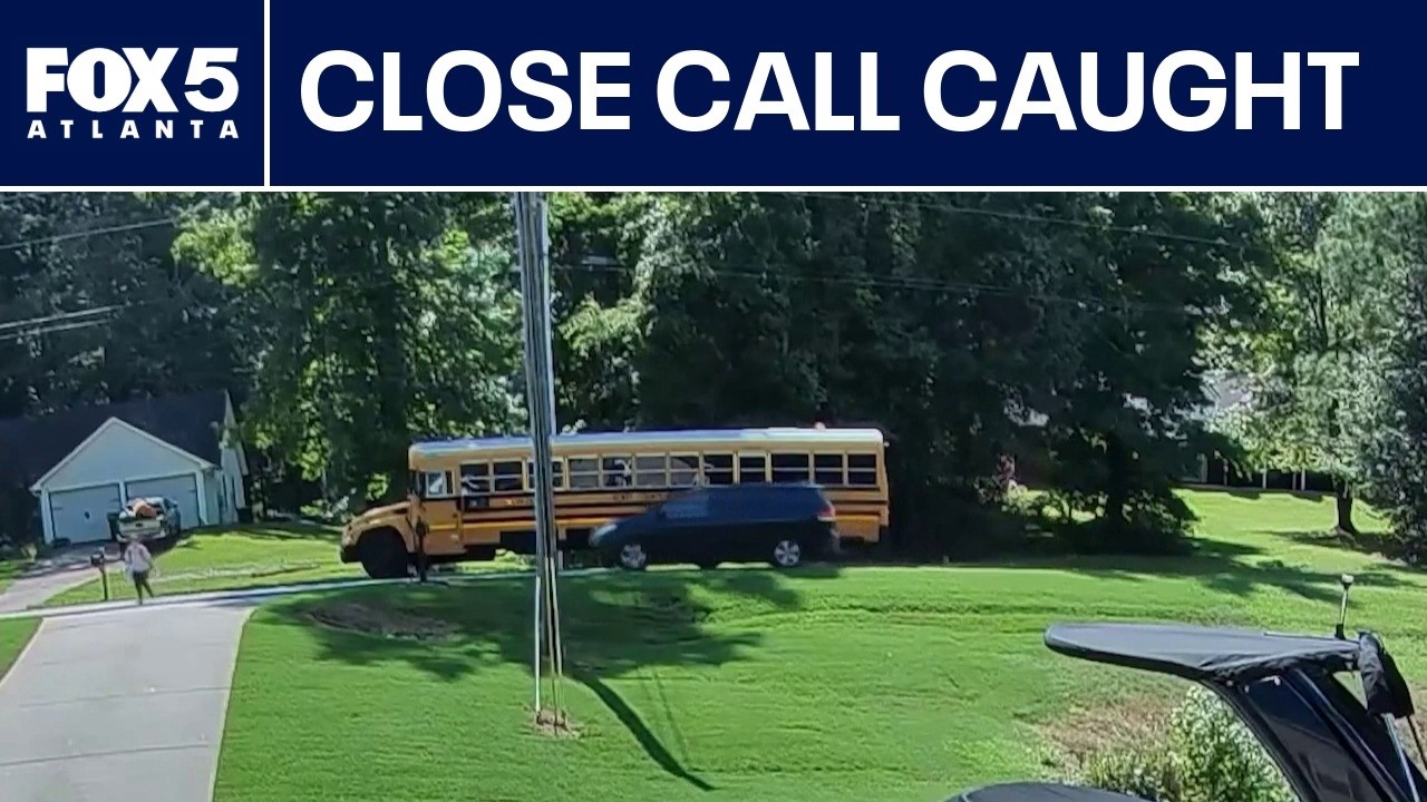 Close call caught on video shows minivan pass bus | FOX 5 News