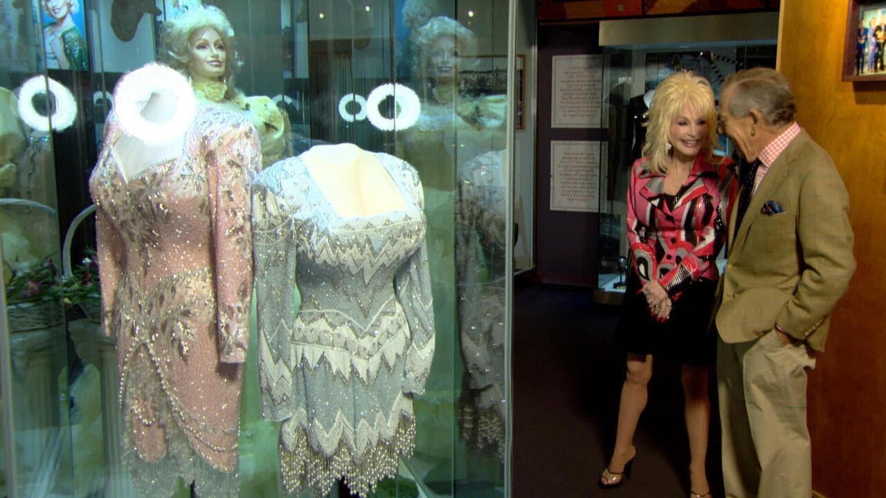 Dolly Parton: “The brighter I shine, the happier everybody is” | 60 Minutes Archive