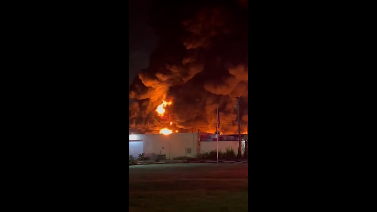 Firefighters fight blaze after explosions in Ohio
