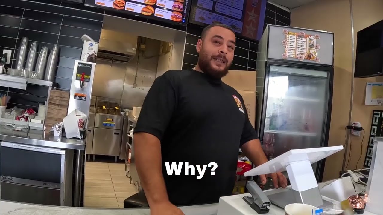 Muslim pays for 15 burgers to give out 🥺❤️