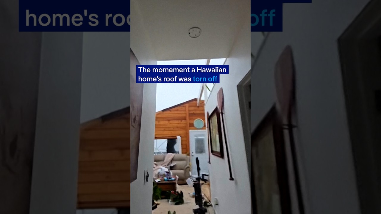 Powerful storm rips off Hawaiian home rooftop | DW News