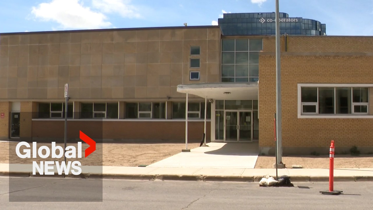 Regina mosque’s call to prayer resumes after police reissue permit