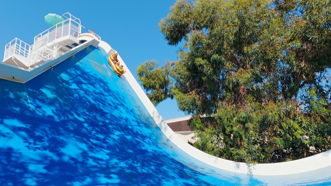 Side Winder Water Slide at Aquasplash 🇫🇷
