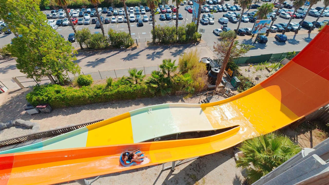 Turbolance Water Slide at Aquasplash 🇫🇷