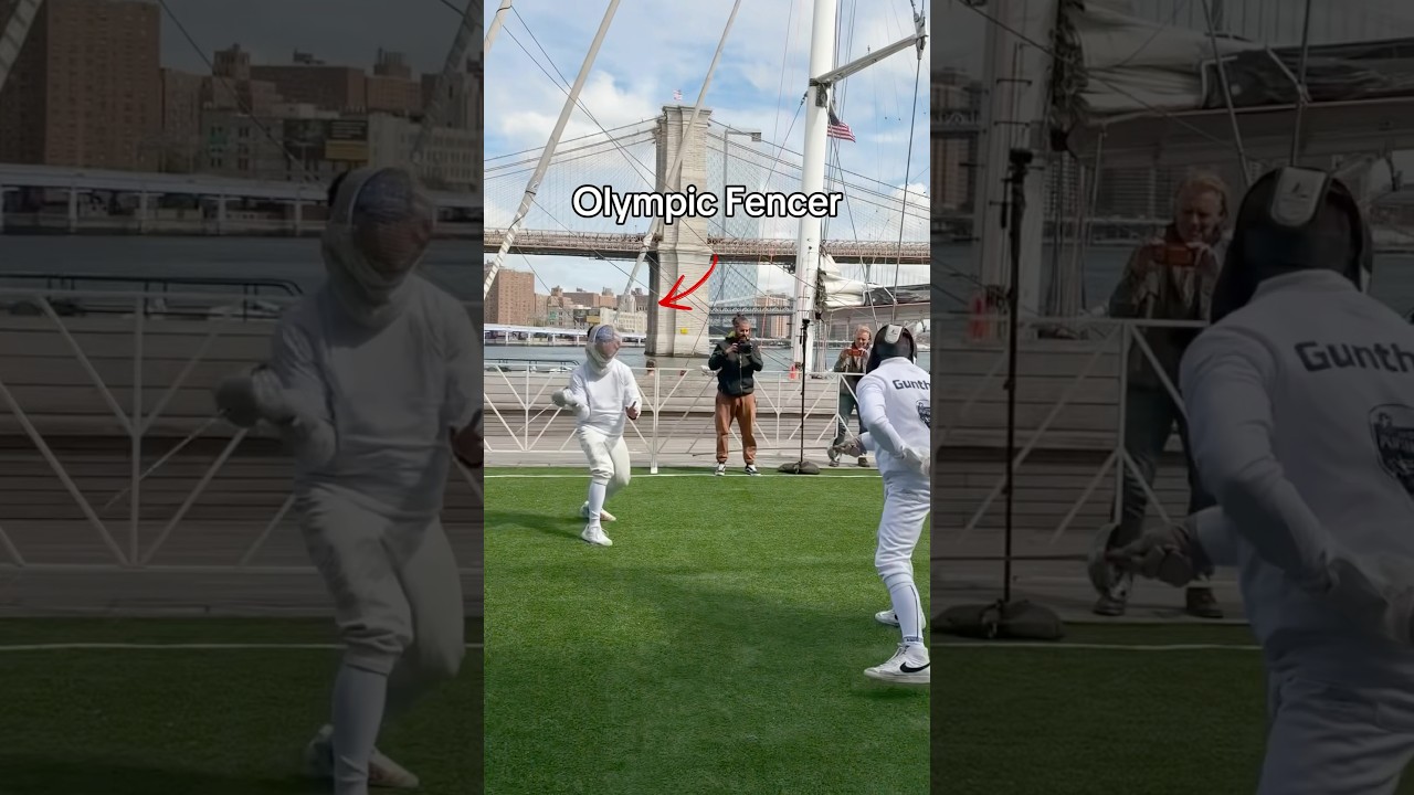 Falling with style 🤺@CreatorShowdownx#fencingcreatorshowdown #fencing #olympics #sports #tryfencing