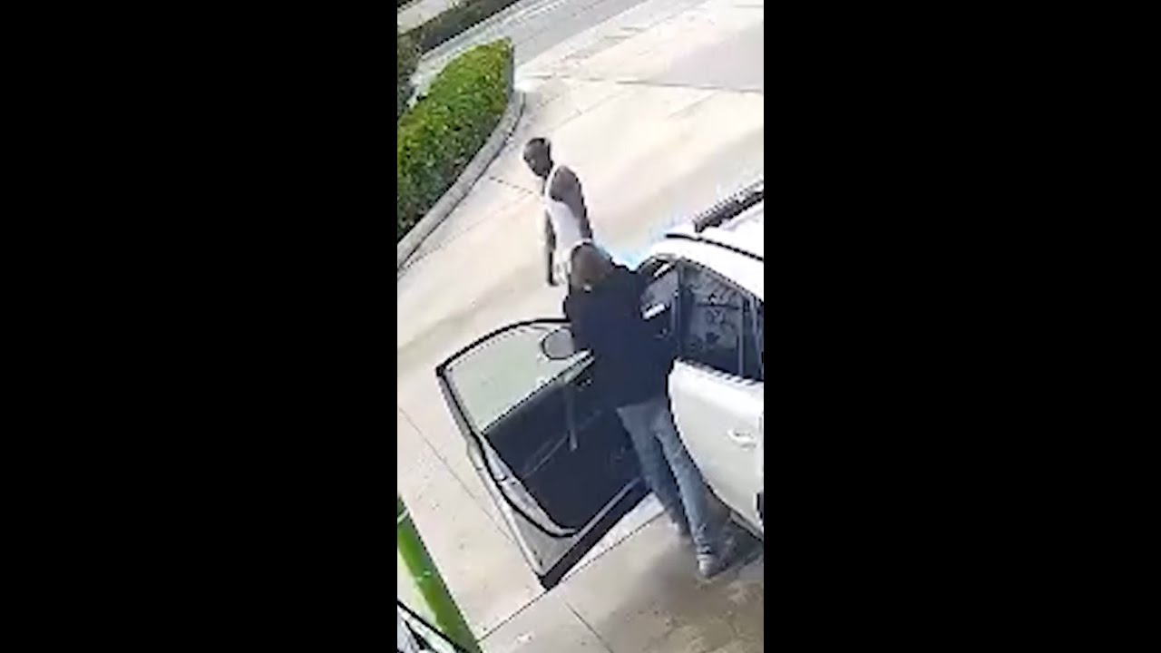 Police investigate shooting at Florida gas station