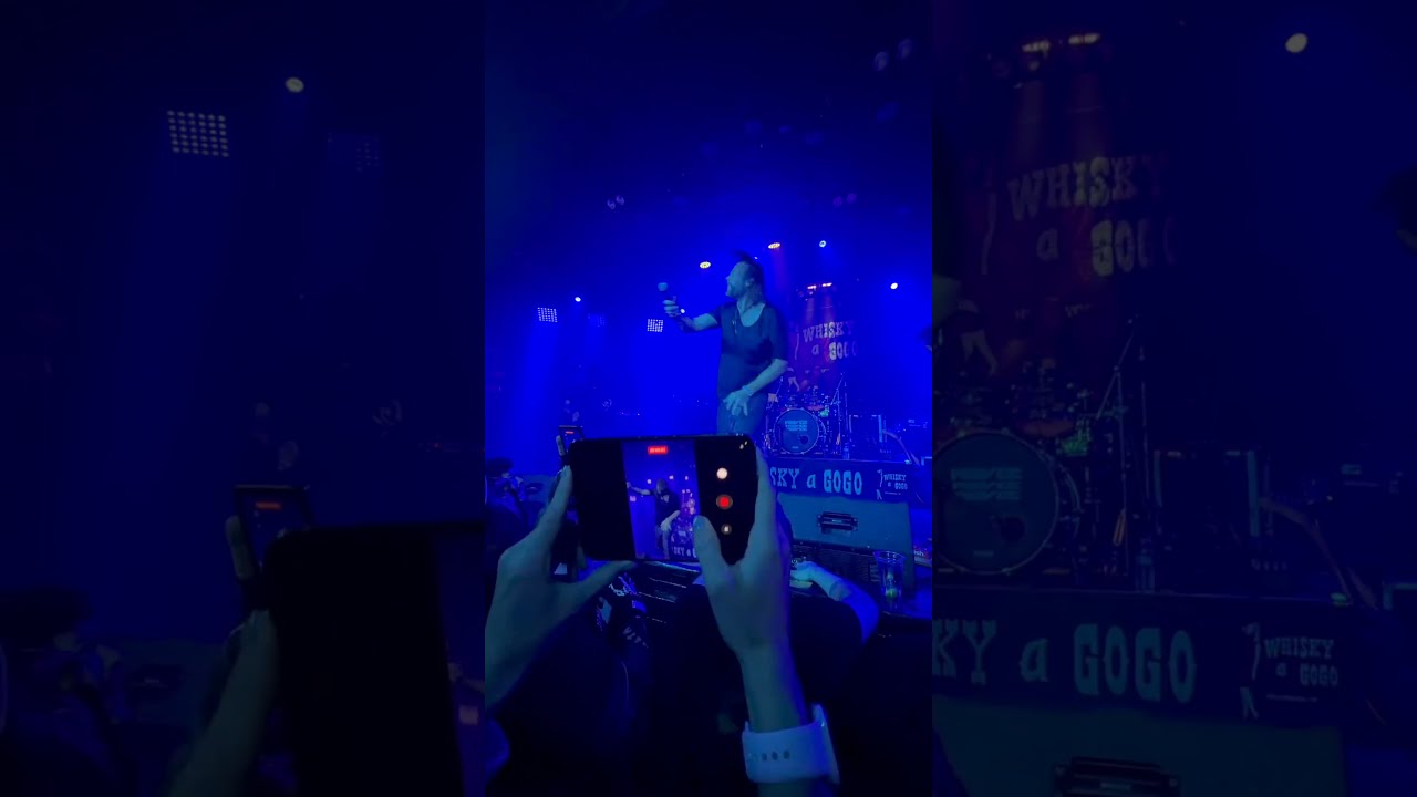 iPhone Duo’s First Concert! Revis!
