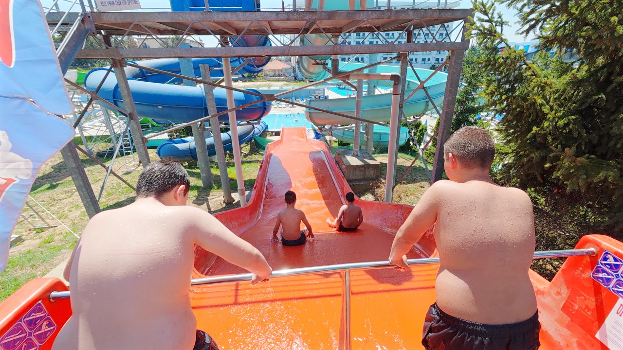 Red Wave Water Slide at Aquapark Jagodina 🇷🇸