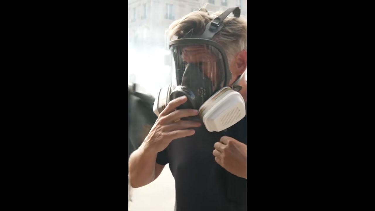 Richard Engel gets caught in cloud of tear gas in Paris